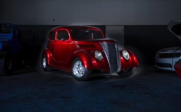 Ford-Humpback-1937-Sedan