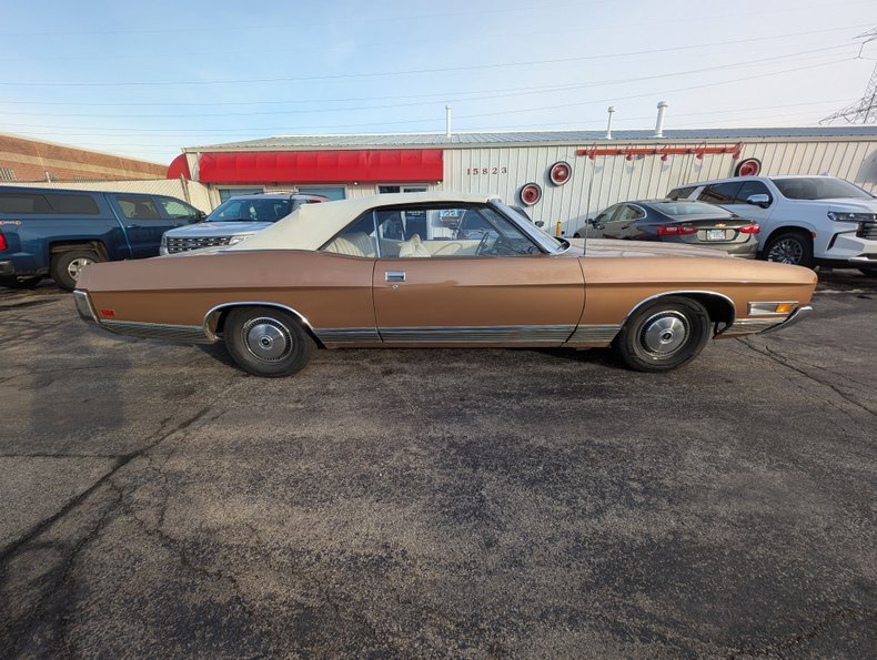 Ford-Ltd-1972-Gold-Cream-Beige-11