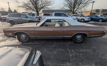 Ford-Ltd-1972-Gold-Cream-Beige-13