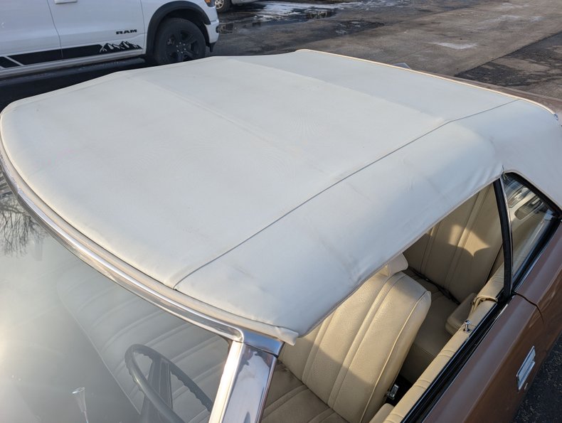 Ford-Ltd-1972-Gold-Cream-Beige-14