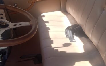 Ford-Model-A-1927-Coupe-2