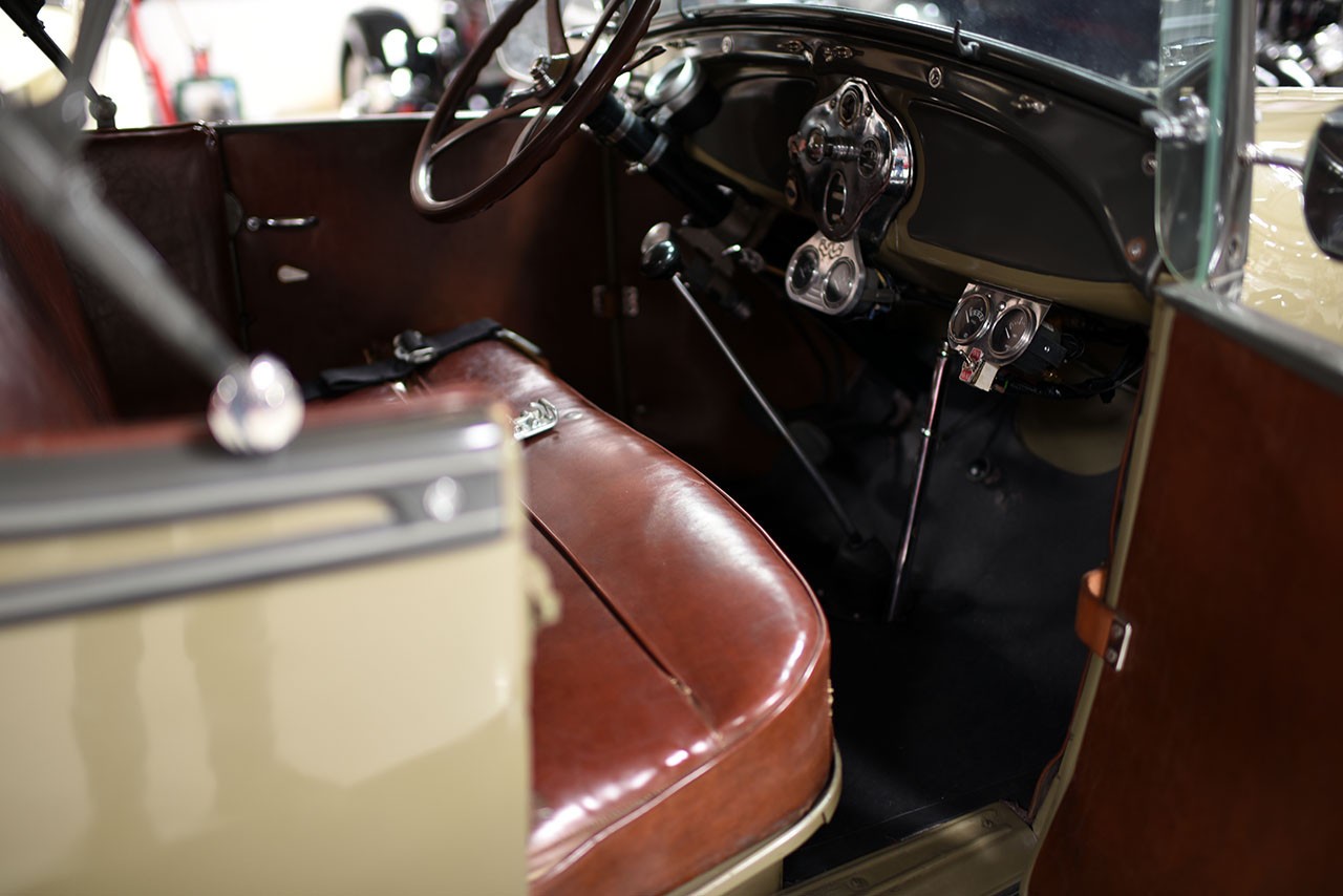 Ford-Model-A-1928-Convertible-10