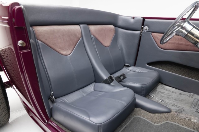 Ford-Model-A-1933-Convertible-3