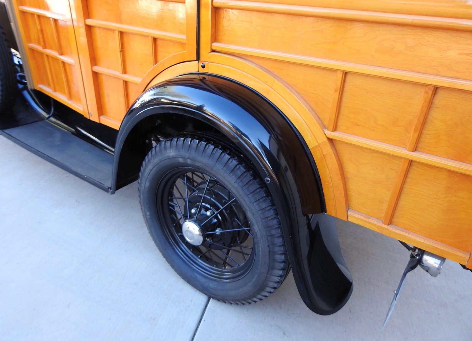 Ford-Model-A-Woody-Estate-Wagon-1930-Woody-Wagon-11