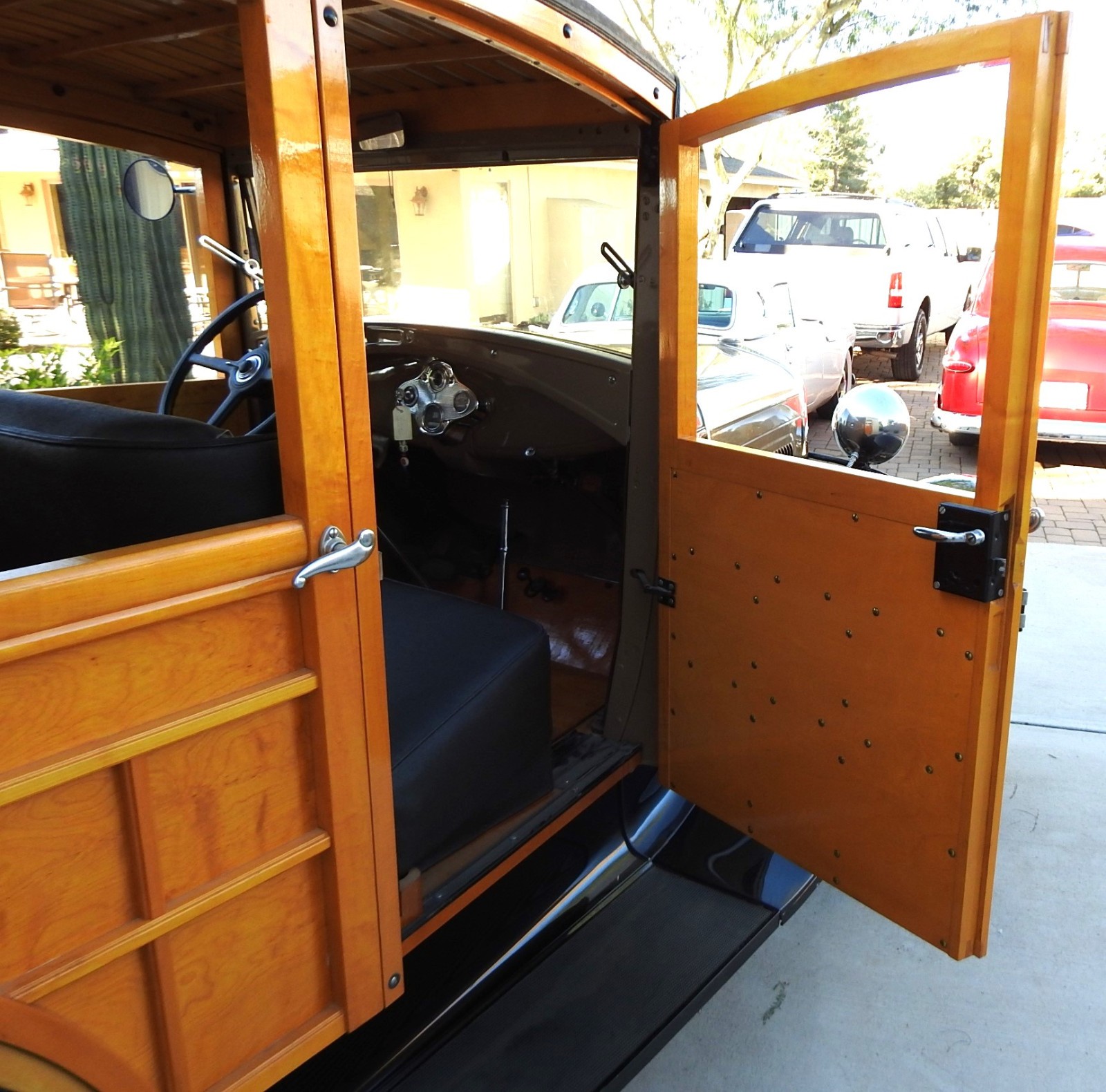 Ford-Model-A-Woody-Estate-Wagon-1930-Woody-Wagon-16