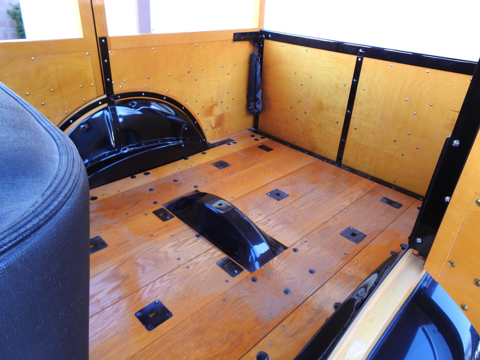 Ford-Model-A-Woody-Estate-Wagon-1930-Woody-Wagon-18