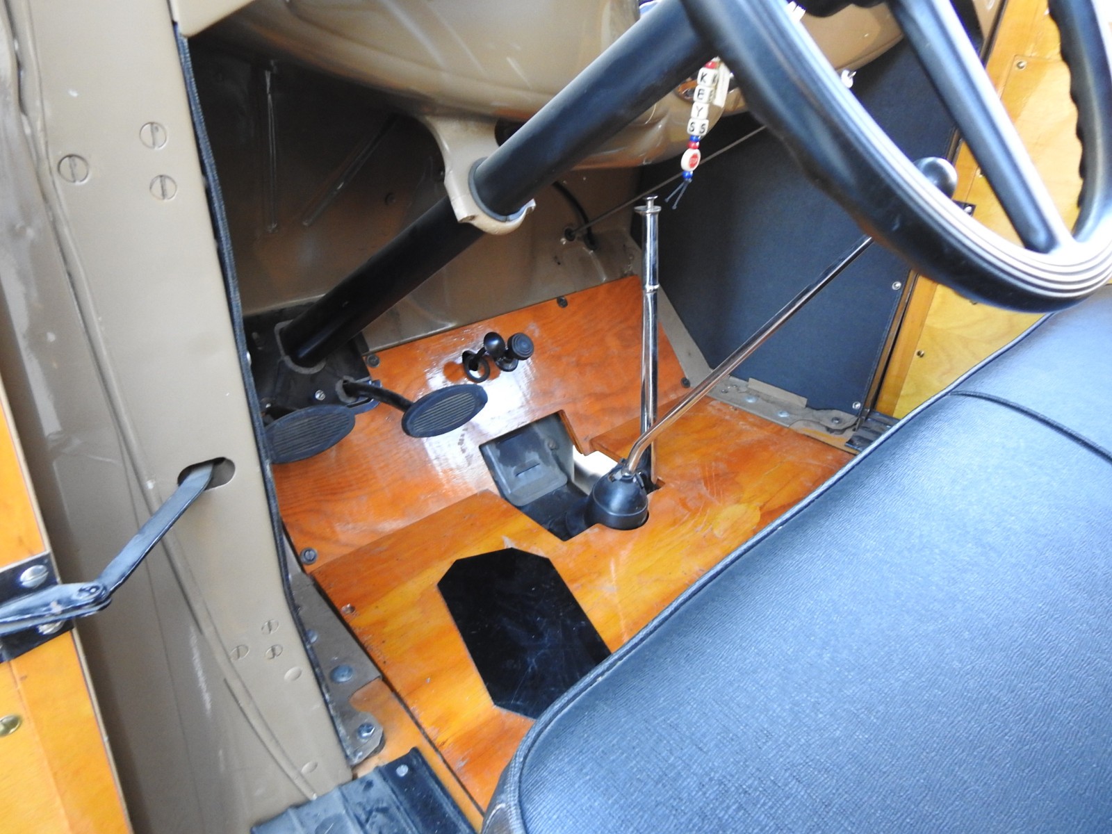 Ford-Model-A-Woody-Estate-Wagon-1930-Woody-Wagon-23