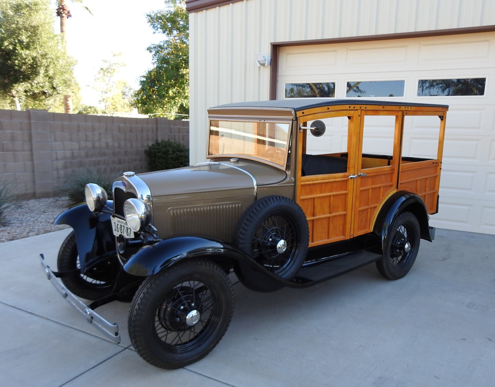 Ford-Model-A-Woody-Estate-Wagon-1930-Woody-Wagon