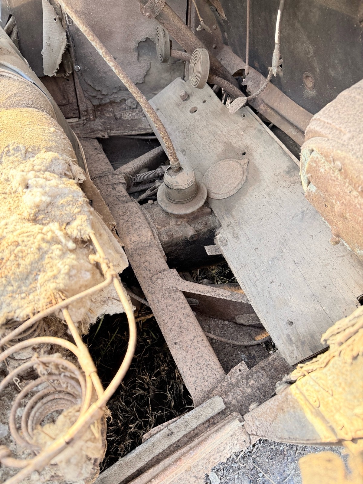 Ford-Model-B-1932-13