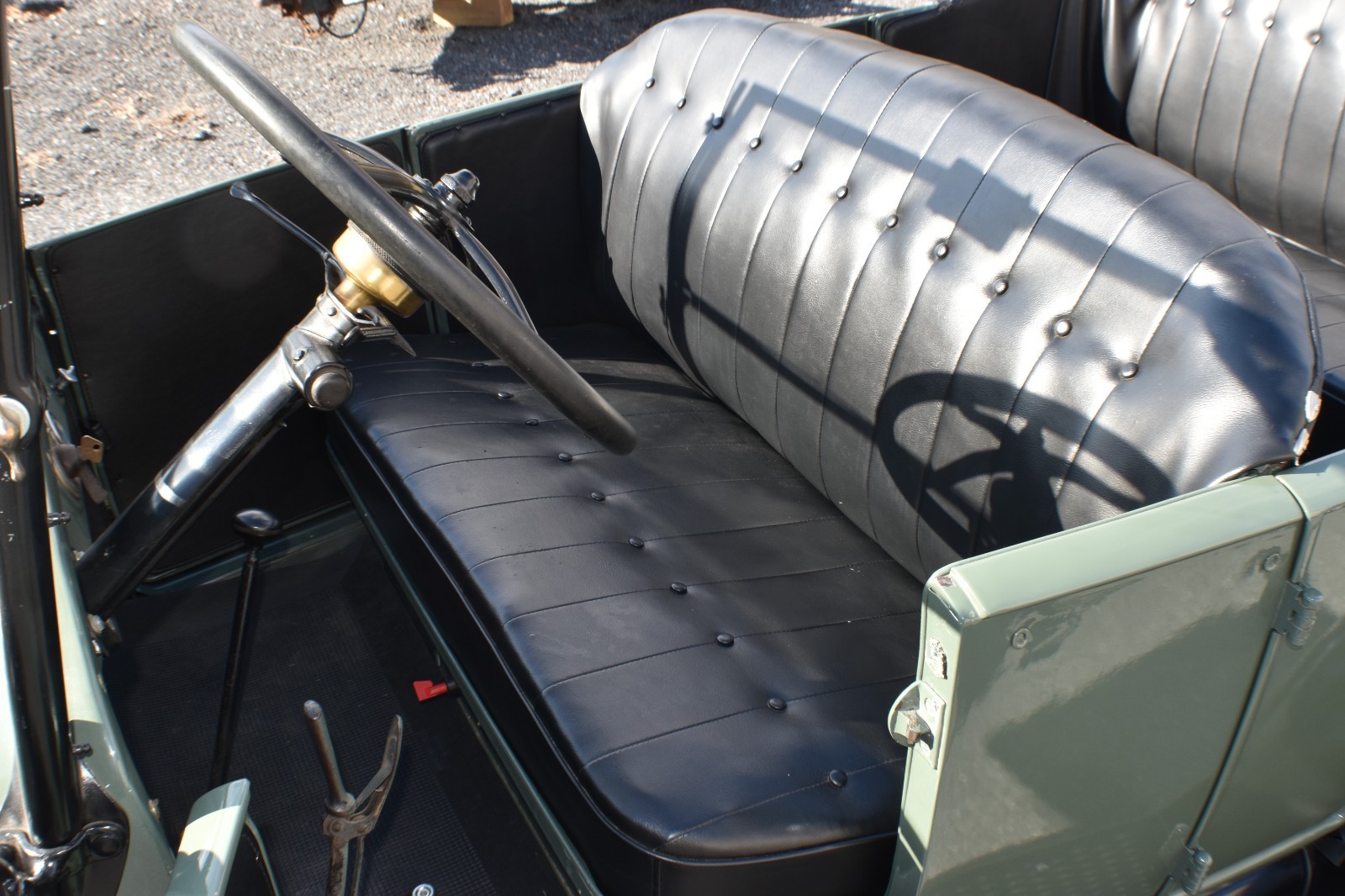 Ford-Model-T-1927-Convertible-21