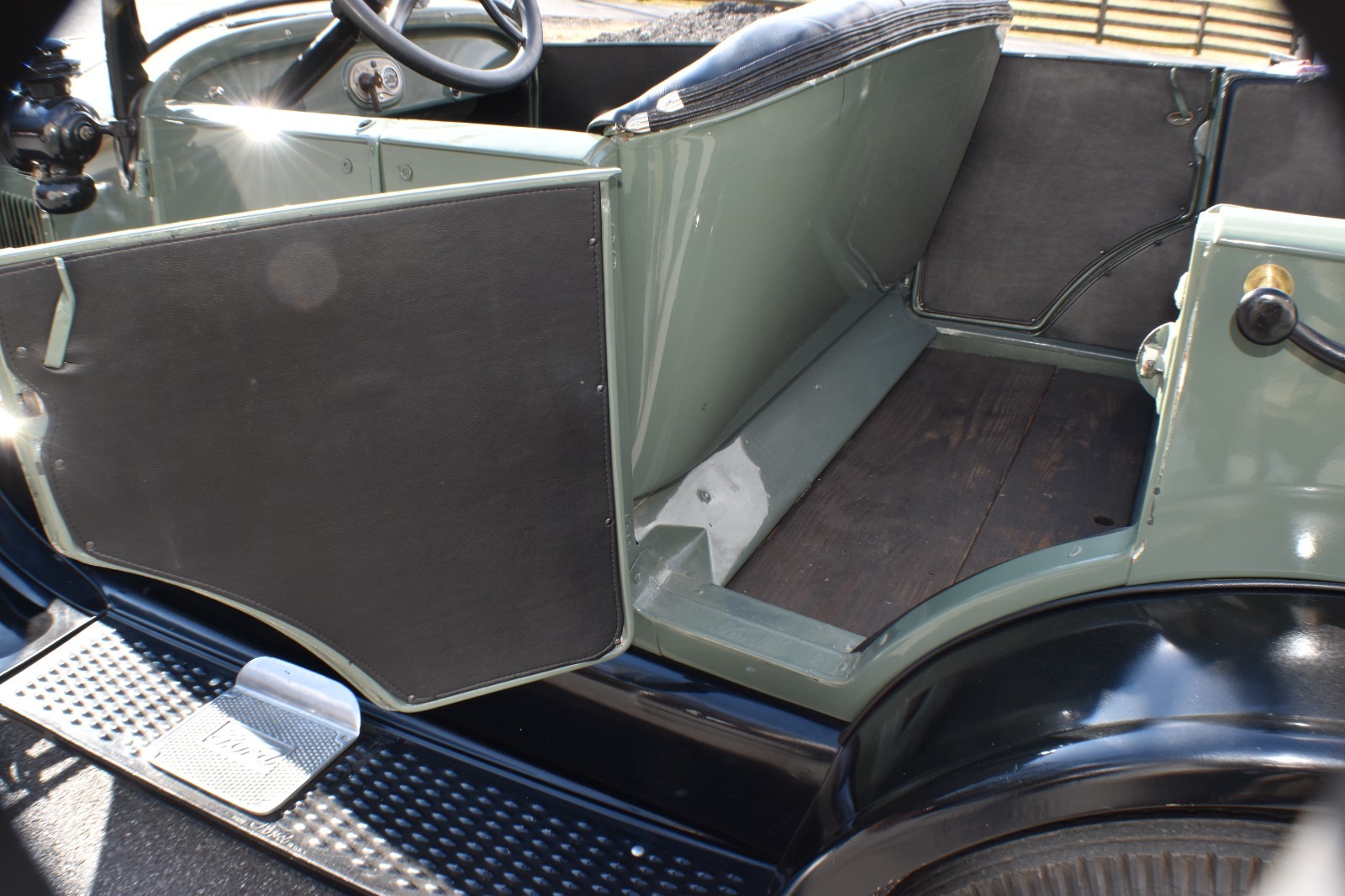 Ford-Model-T-1927-Convertible-25