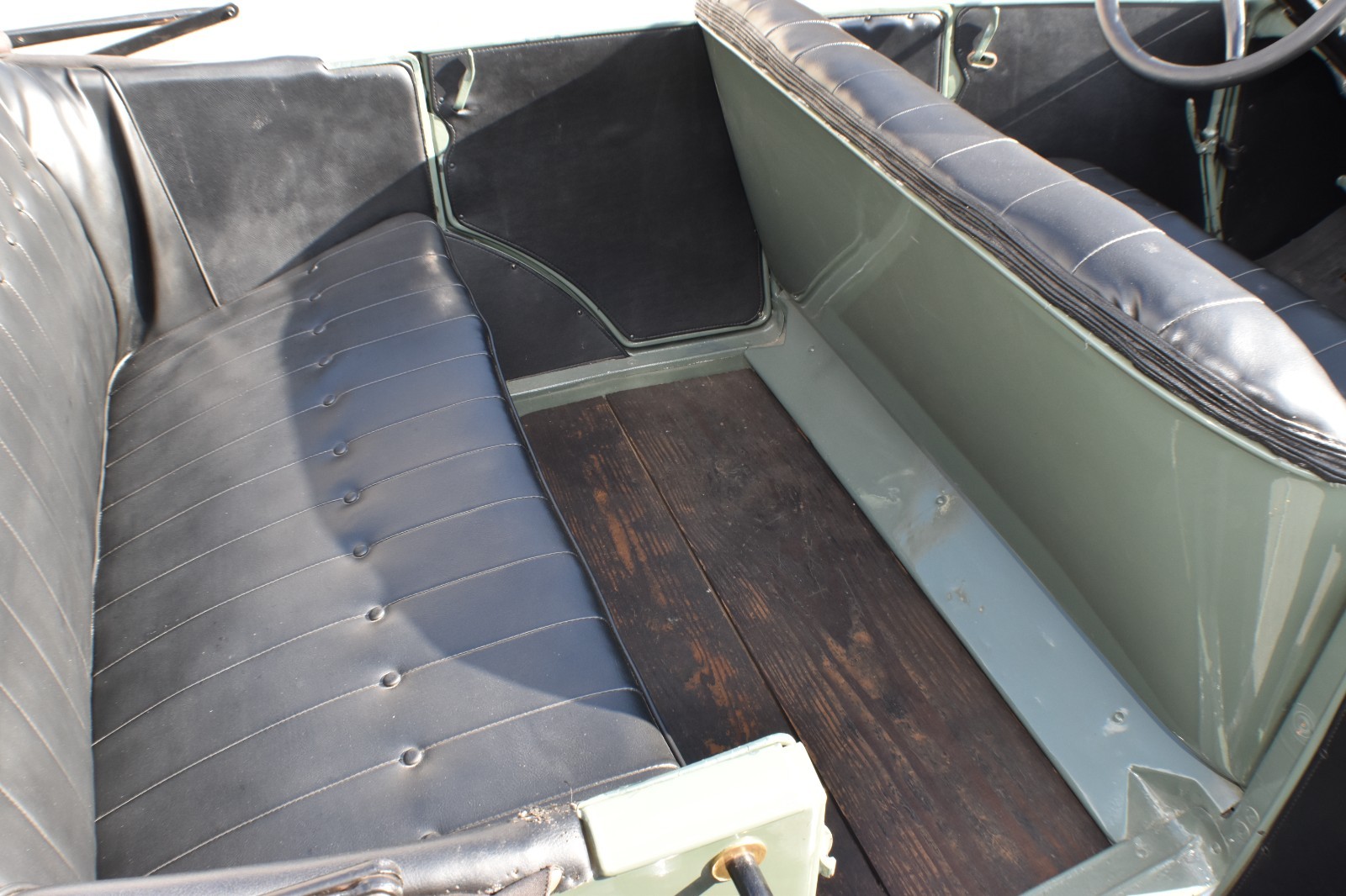 Ford-Model-T-1927-Convertible-30