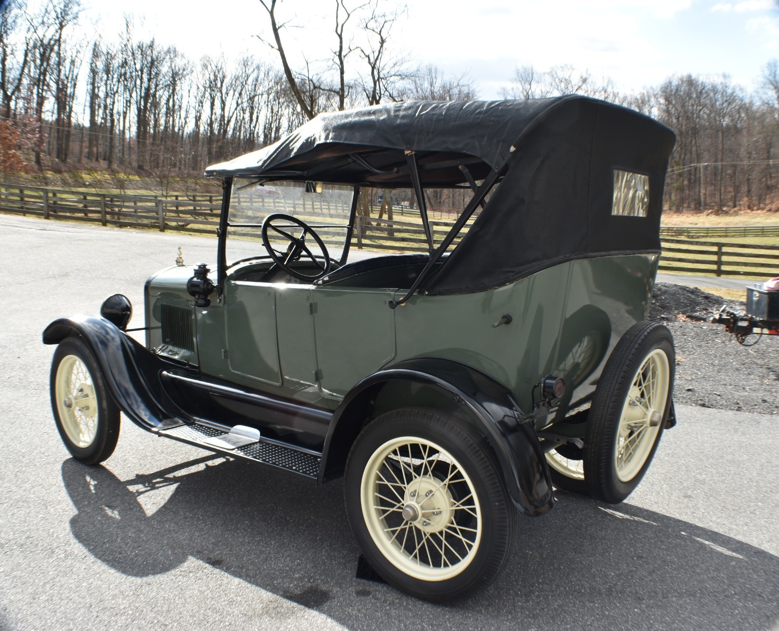 Ford-Model-T-1927-Convertible-4