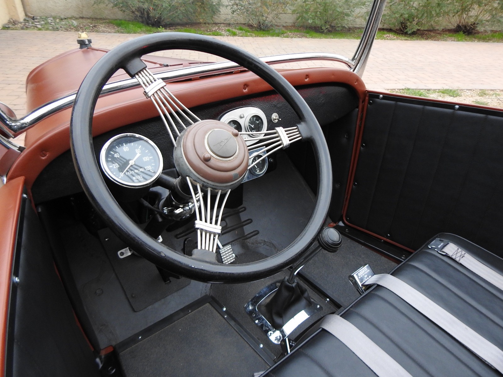 Ford-Model-T-Hot-Rod-Roadster-1927-1927-Ford-Model-T-Hot-Rod-Roadster-11