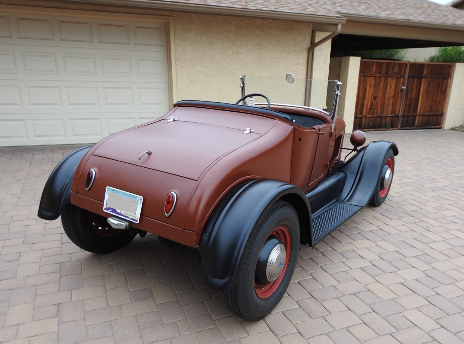 Ford-Model-T-Hot-Rod-Roadster-1927-1927-Ford-Model-T-Hot-Rod-Roadster-5