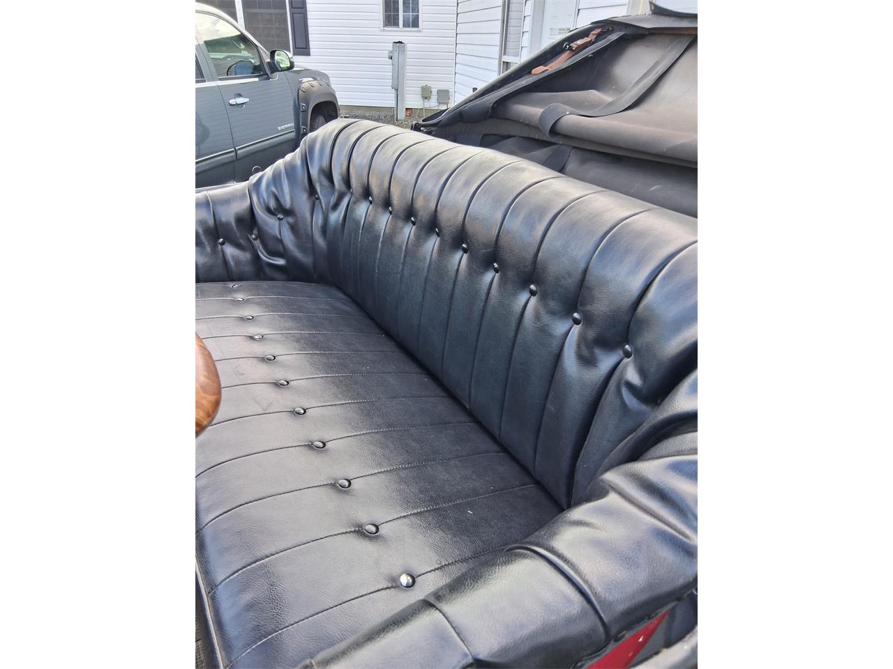 Ford-Model-t-1919-Black-and-Red-Black-22