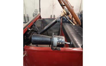 Ford-Model-t-1919-Black-and-Red-Black-26