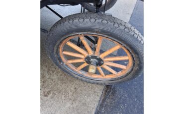 Ford-Model-t-1919-Black-and-Red-Black-29