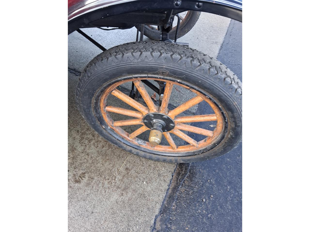 Ford-Model-t-1919-Black-and-Red-Black-29