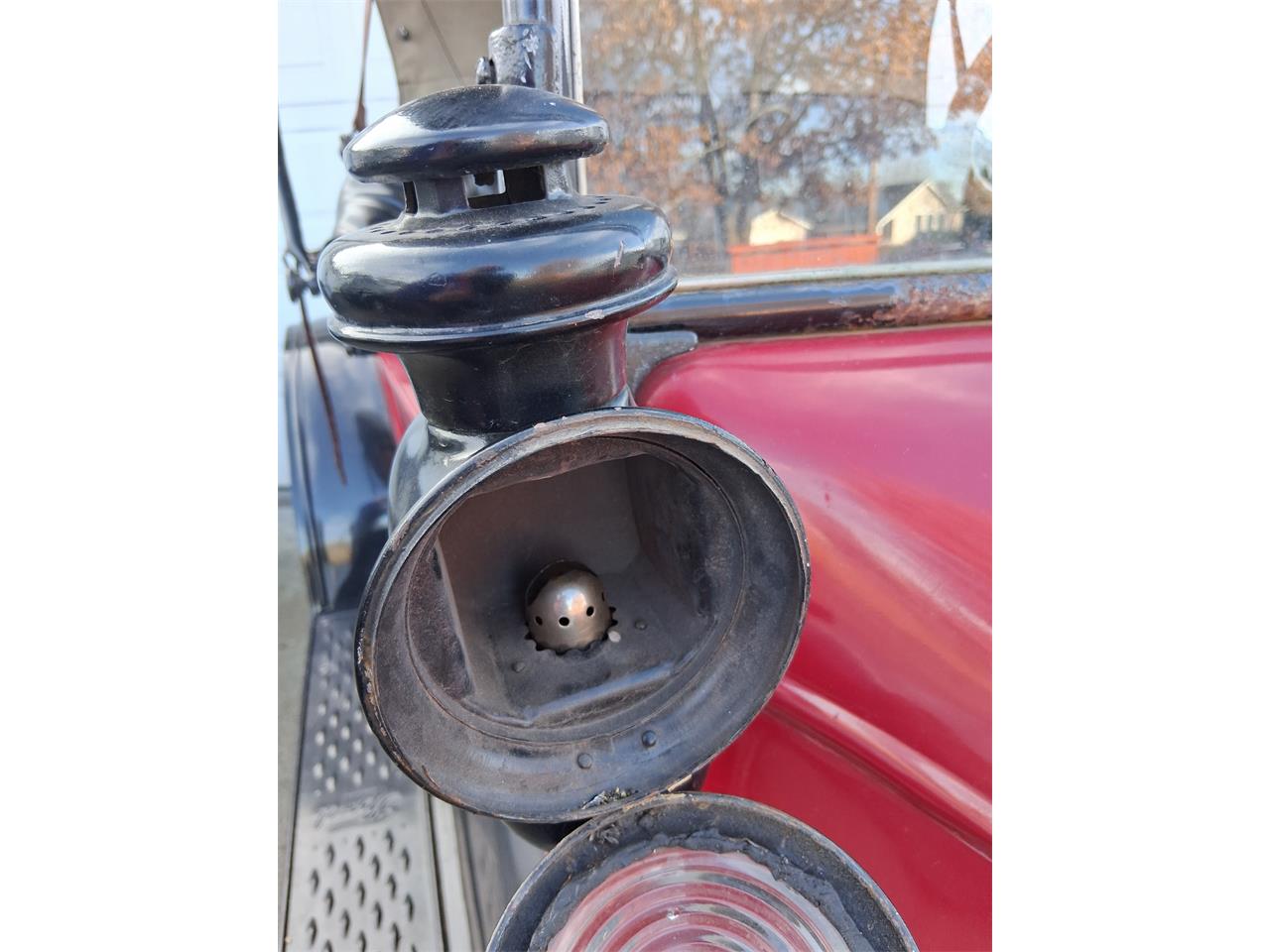 Ford-Model-t-1919-Black-and-Red-Black-33