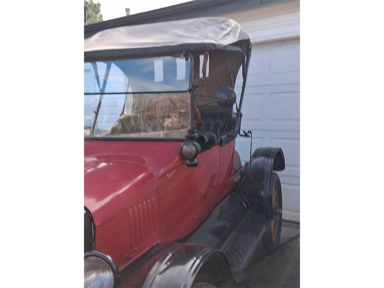 Ford-Model-t-1919-Black-and-Red-Black-9