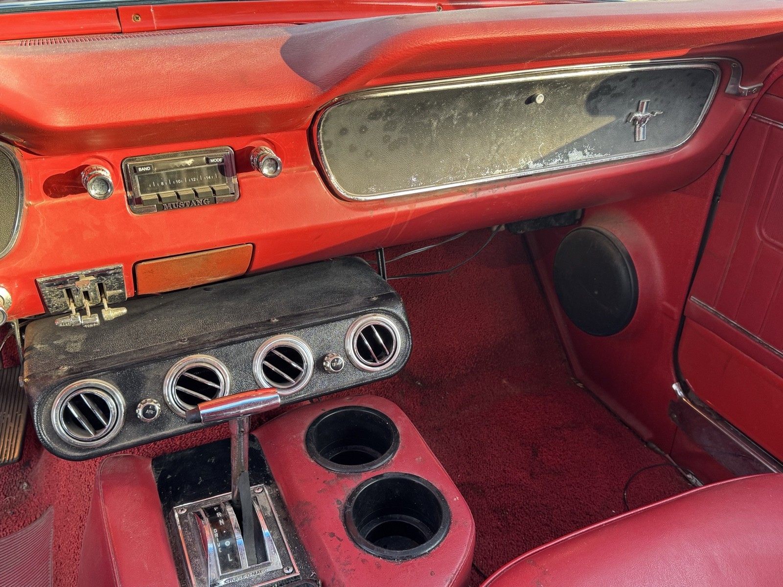 Ford-Mustang-1964-Coupe-32