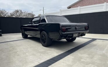 Ford-Mustang-1965-Black-Black-14