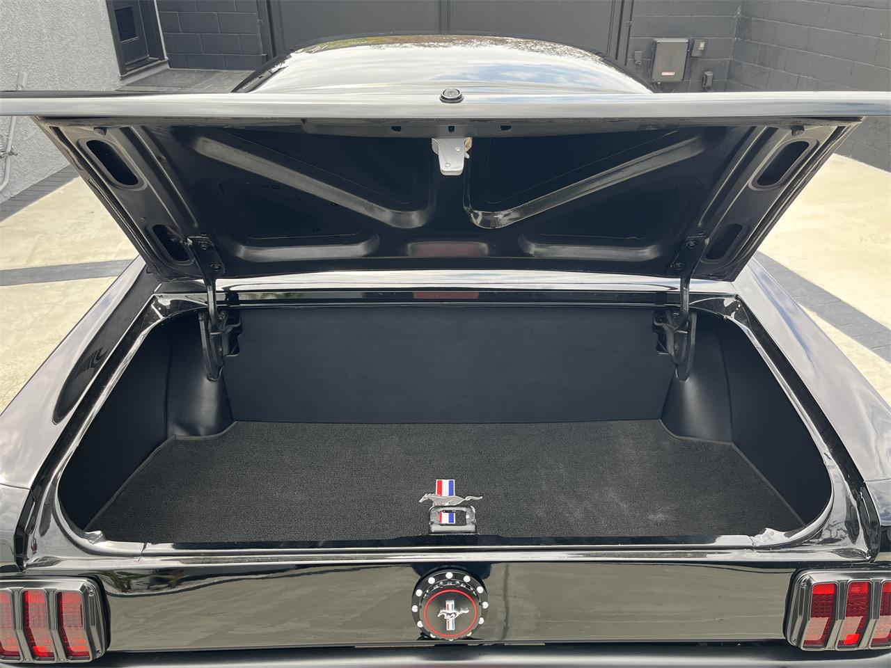 Ford-Mustang-1965-Black-Black-6