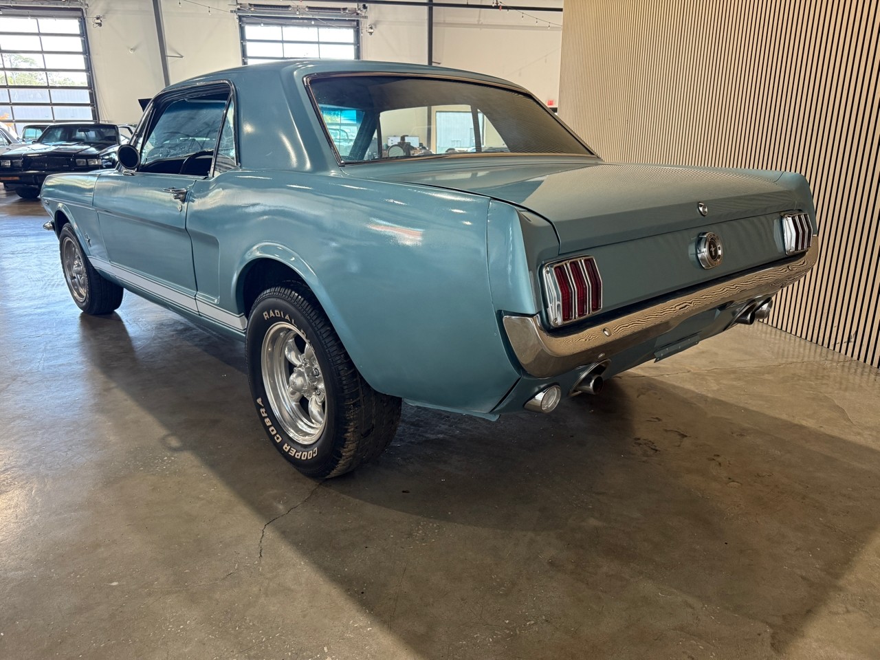 Ford-Mustang-1965-Classic-Car-14