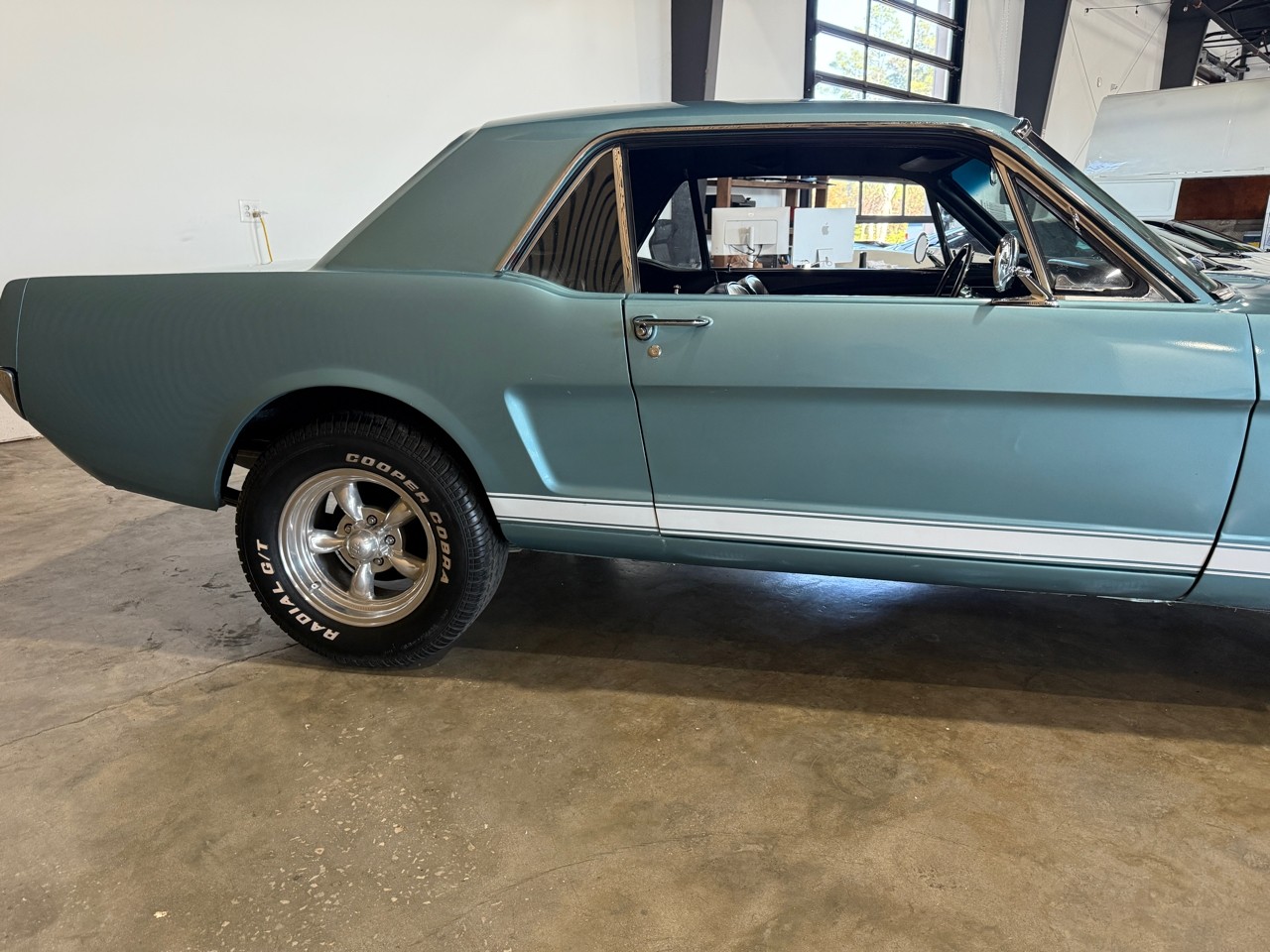 Ford-Mustang-1965-Classic-Car-8