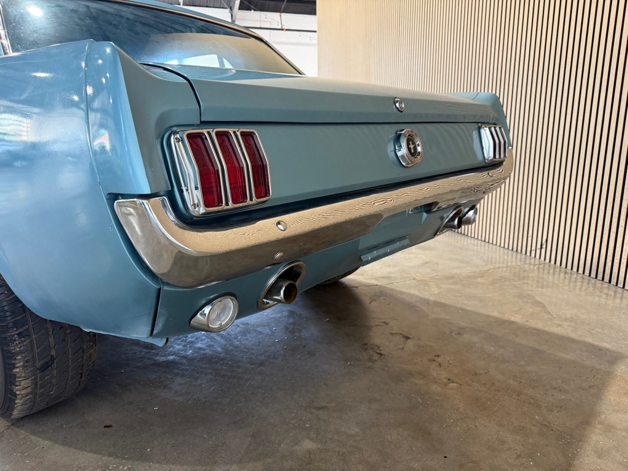 Ford-Mustang-1965-Classic-Car-9