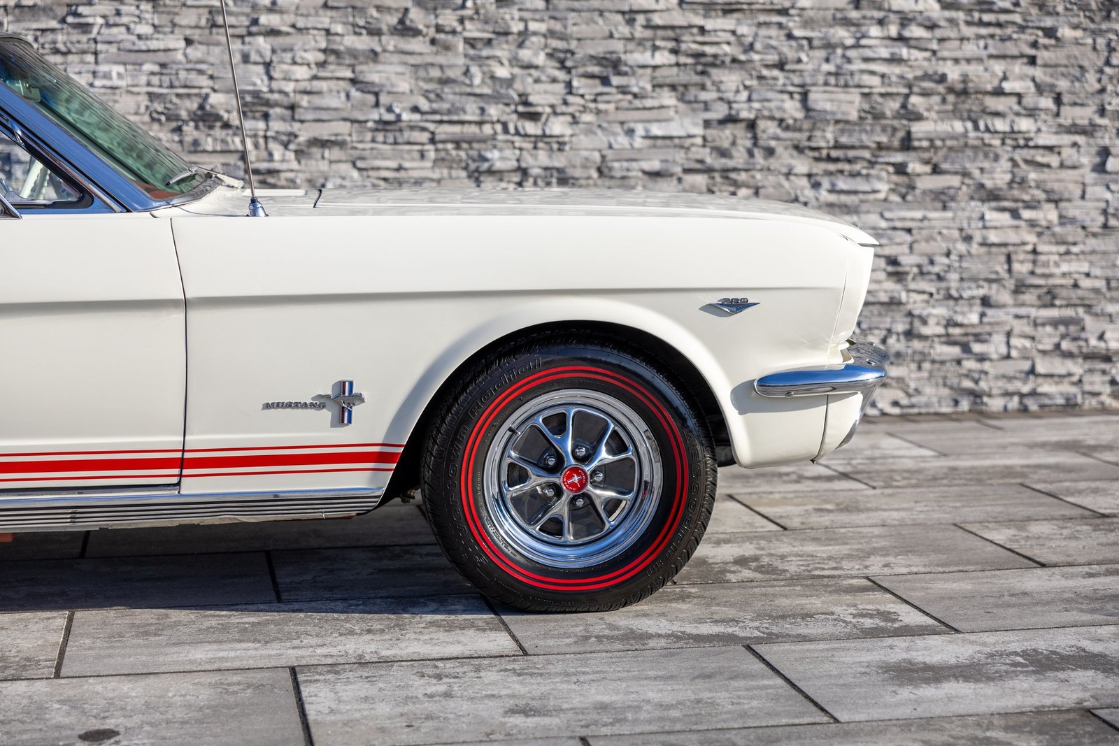 Ford-Mustang-1965-Convertible-10