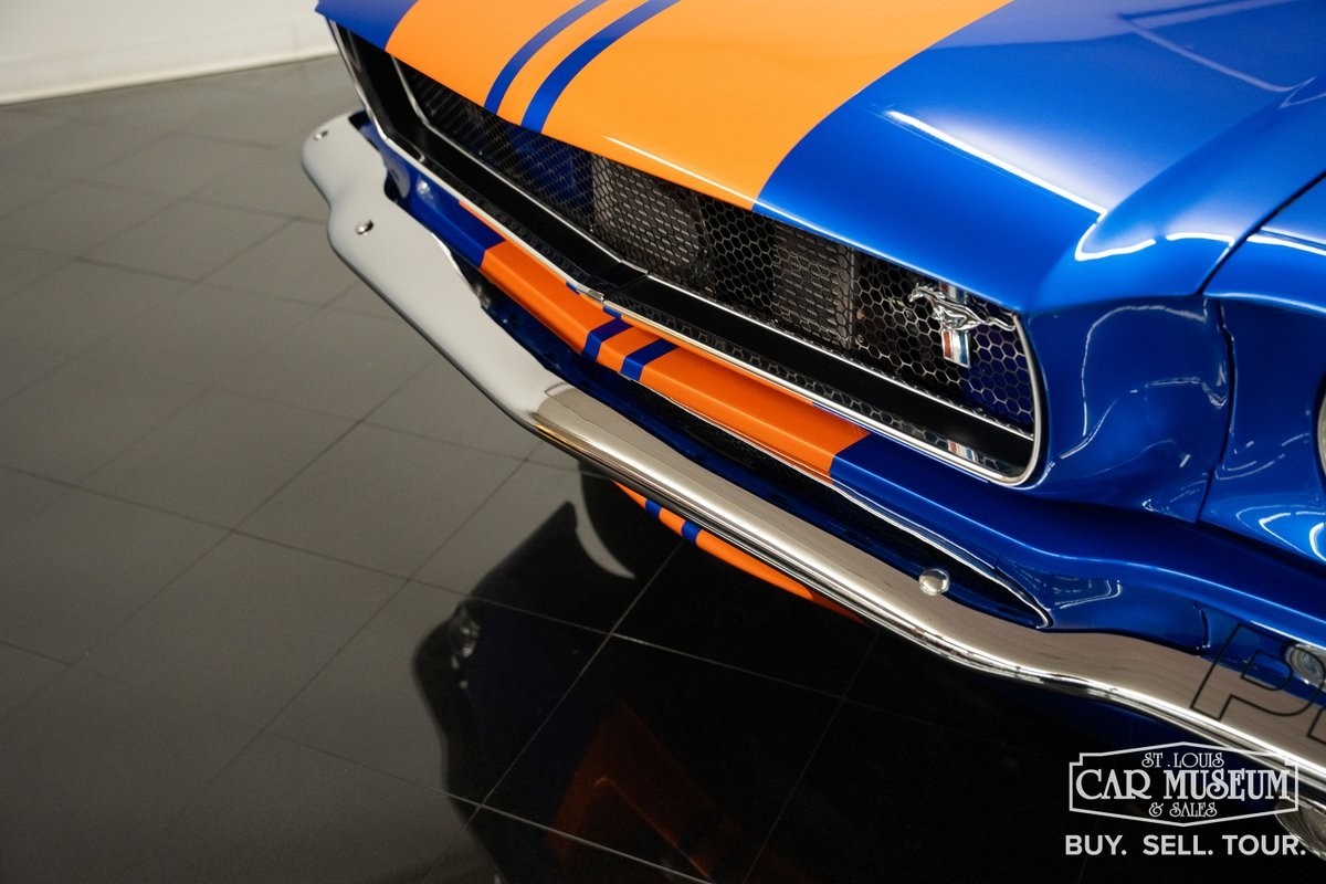 Ford-Mustang-1965-Convertible-10