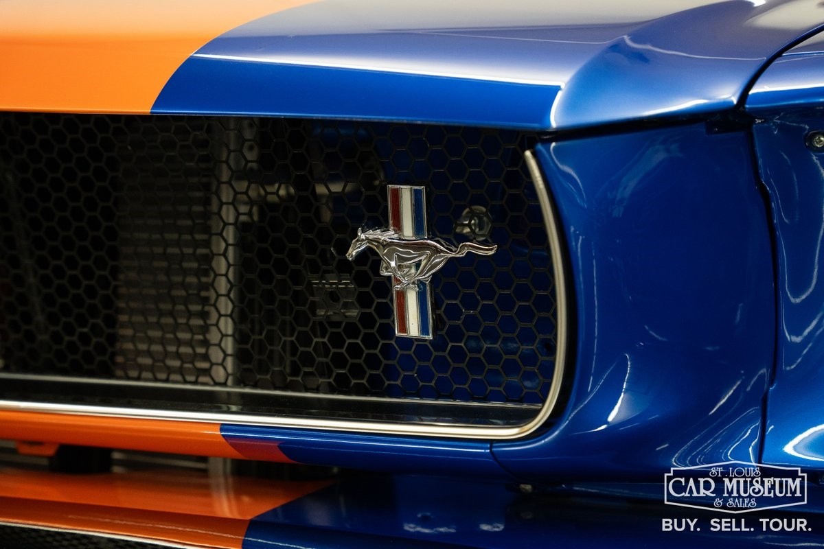 Ford-Mustang-1965-Convertible-11