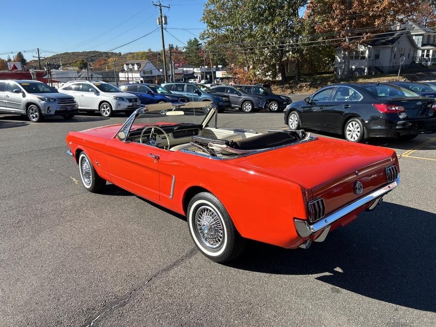 Ford-Mustang-1965-Convertible-11