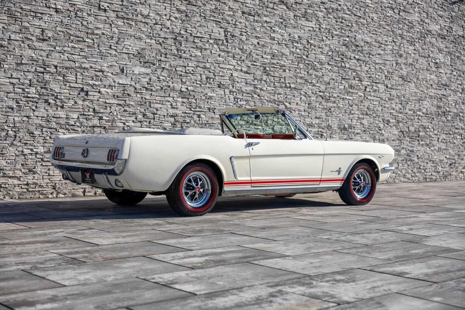 Ford-Mustang-1965-Convertible-12