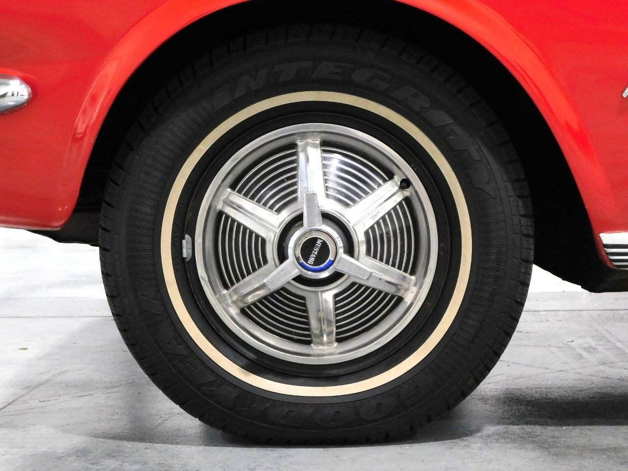 Ford-Mustang-1965-Convertible-16