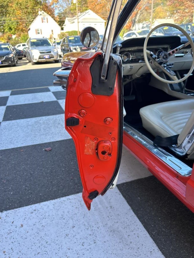 Ford-Mustang-1965-Convertible-16