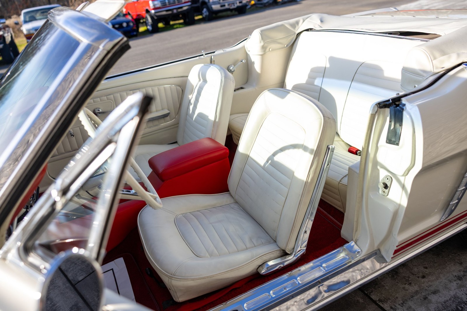 Ford-Mustang-1965-Convertible-17