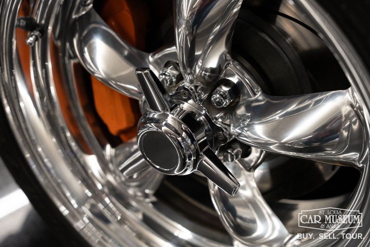 Ford-Mustang-1965-Convertible-17