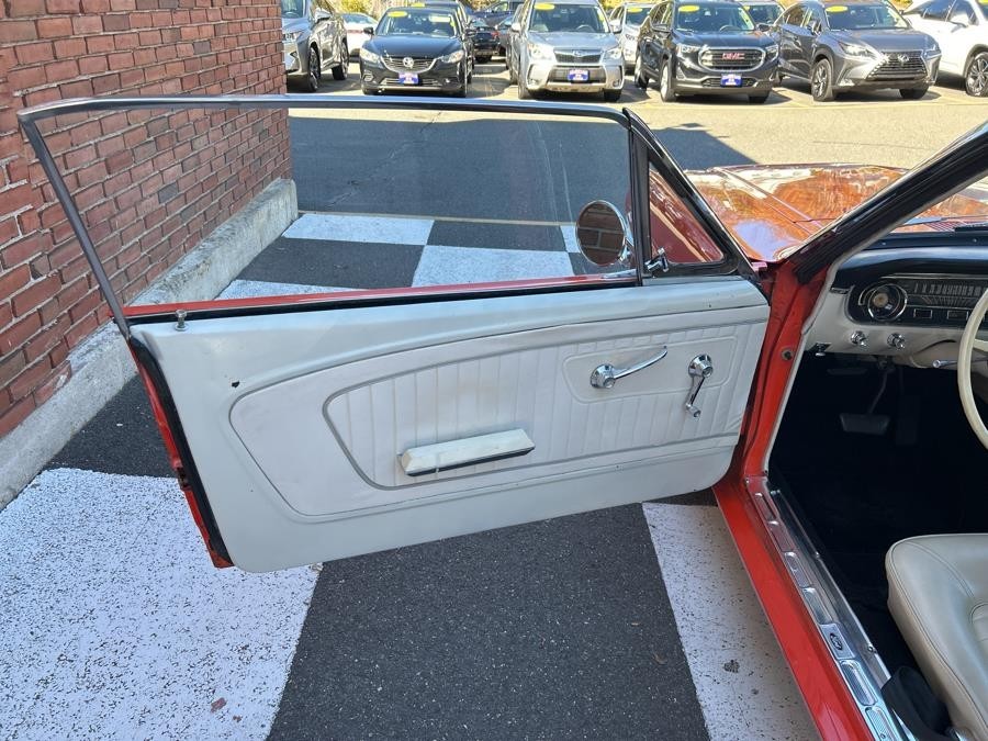 Ford-Mustang-1965-Convertible-17