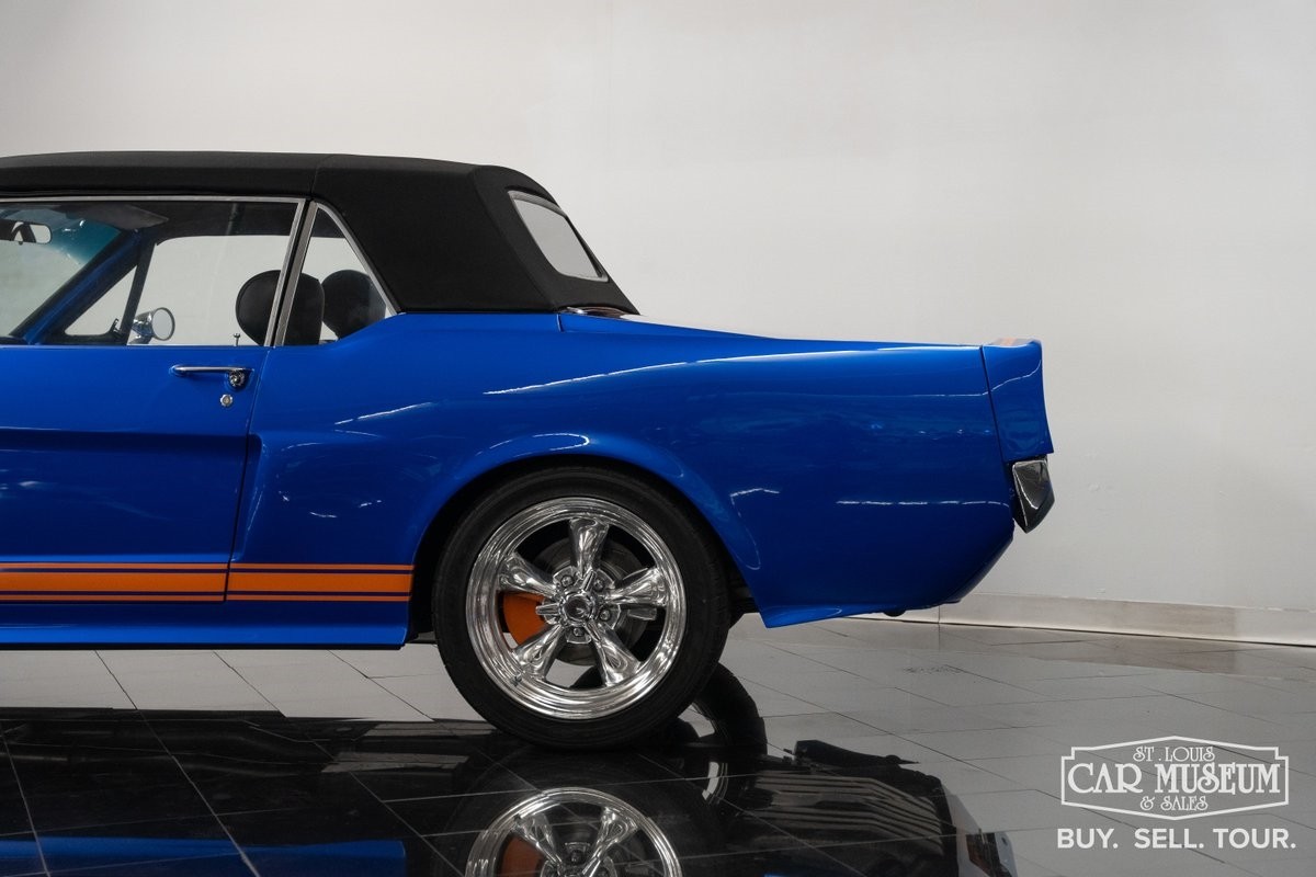 Ford-Mustang-1965-Convertible-21