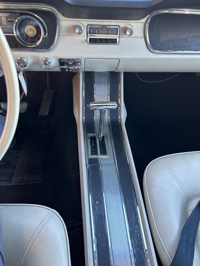 Ford-Mustang-1965-Convertible-22