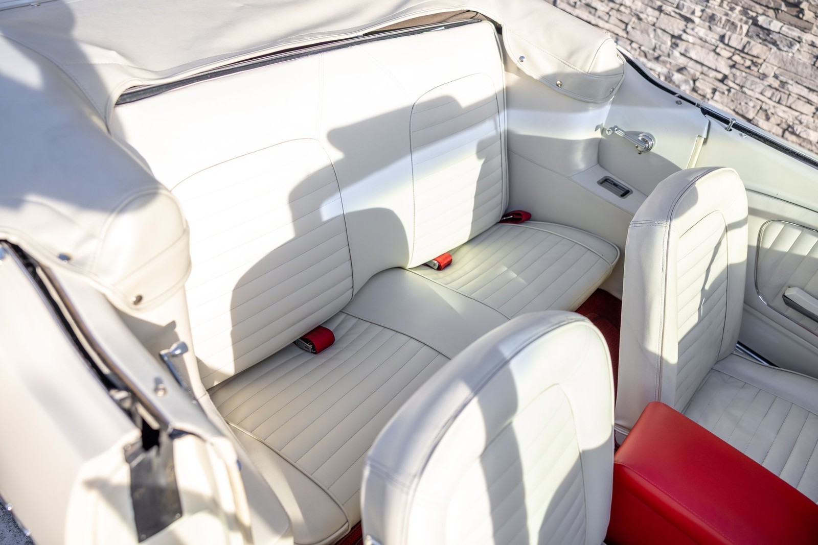 Ford-Mustang-1965-Convertible-24