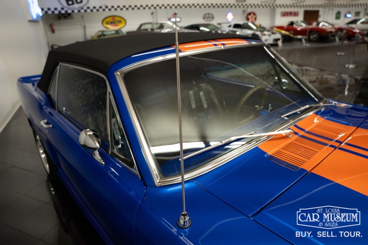 Ford-Mustang-1965-Convertible-26