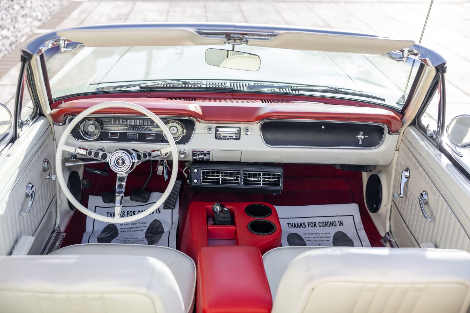 Ford-Mustang-1965-Convertible-27