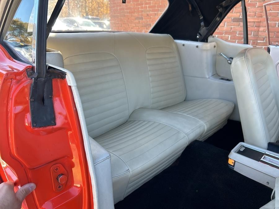 Ford-Mustang-1965-Convertible-28