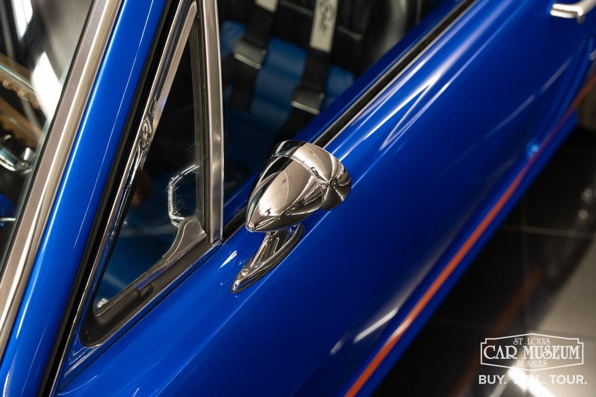 Ford-Mustang-1965-Convertible-30