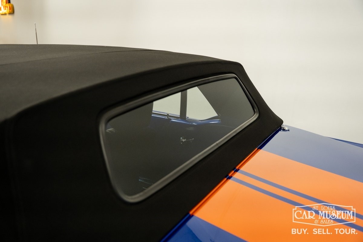 Ford-Mustang-1965-Convertible-35