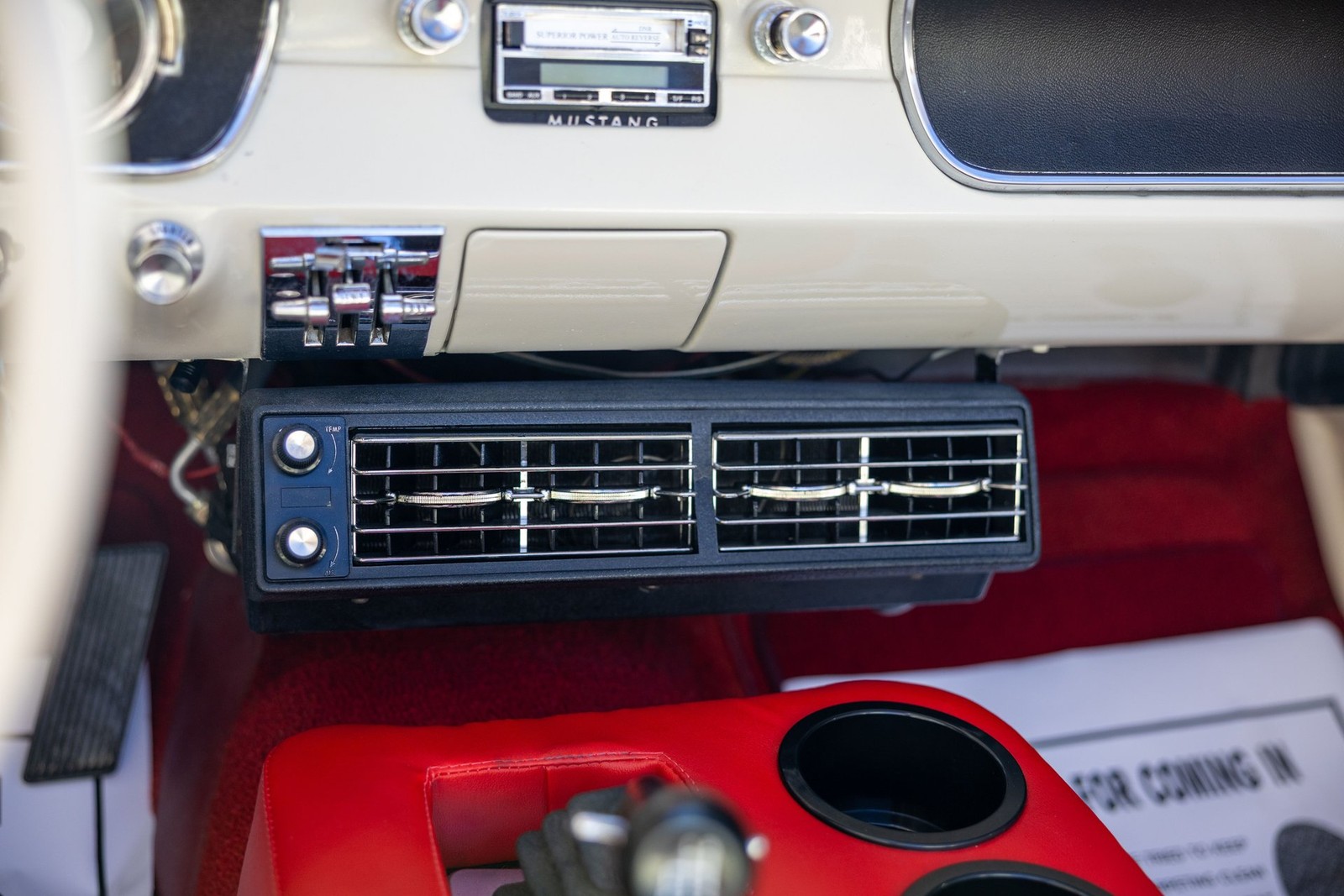 Ford-Mustang-1965-Convertible-35